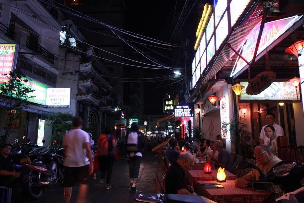 Ipeace Hotel - Bui Vien Walking Street Ho-Chi-Minh-Stadt Exterior foto