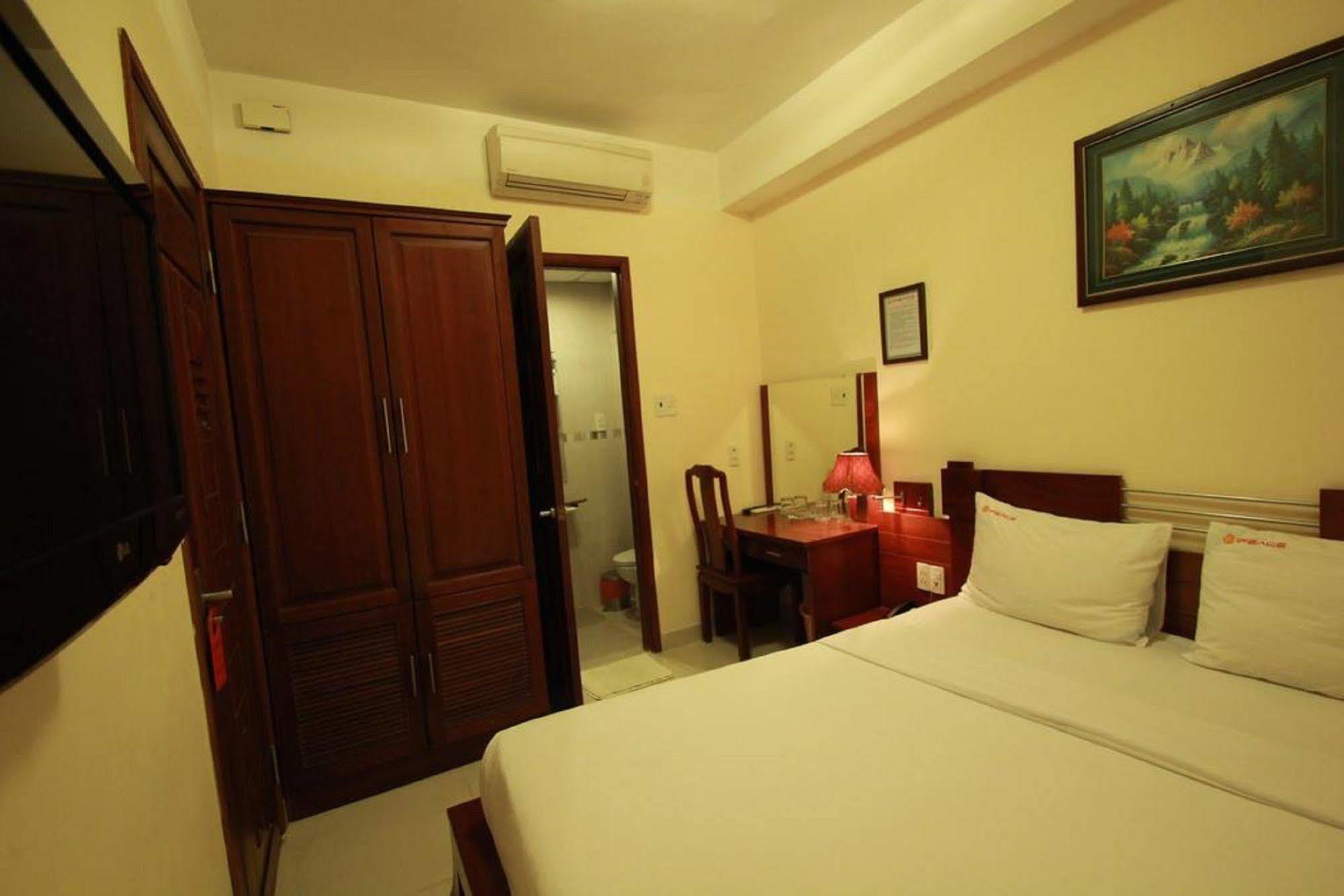 Ipeace Hotel - Bui Vien Walking Street Ho-Chi-Minh-Stadt Exterior foto